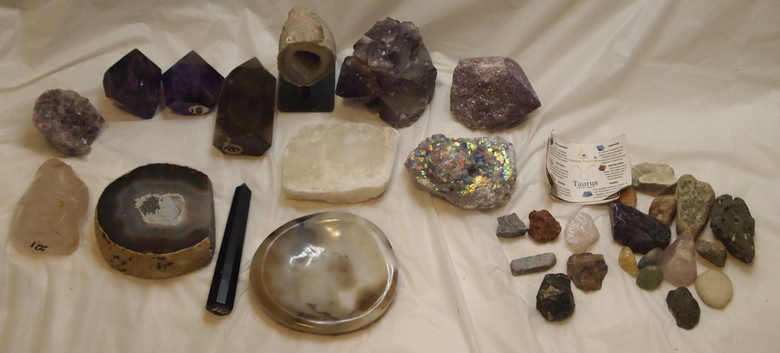 Assorted Natural Crystal and Stone Collection, 32 Pieces - accessory