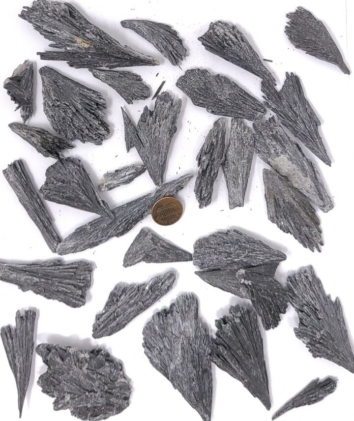 Brazilian Black Kyanite Blades — One Pound Lot - accessory